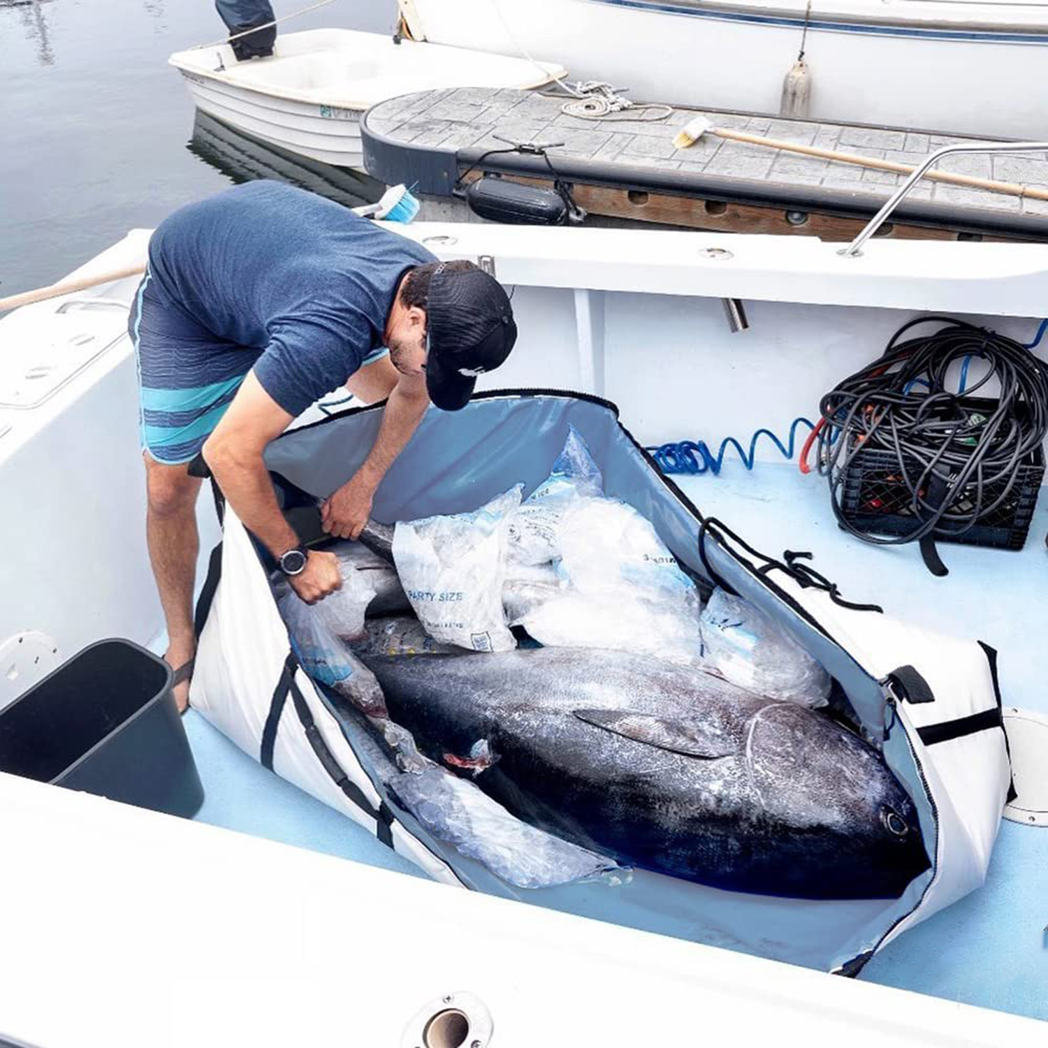 80x40'' Collapsible Insulated Fish Cooler Bag, Keeps Fish Fresh for Up to 48 Hours, Ideal for Tuna and Long-Lasting Cold Storage - Buffalo Gear